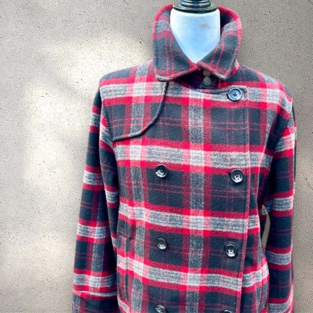 Classic Woolrich Red Plaid Double-Breasted Pea Coat Size Med Women’s Wool Blend